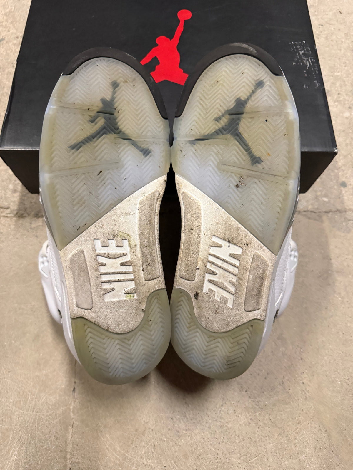 Jordan 5 White Metallic Pre-Owned
