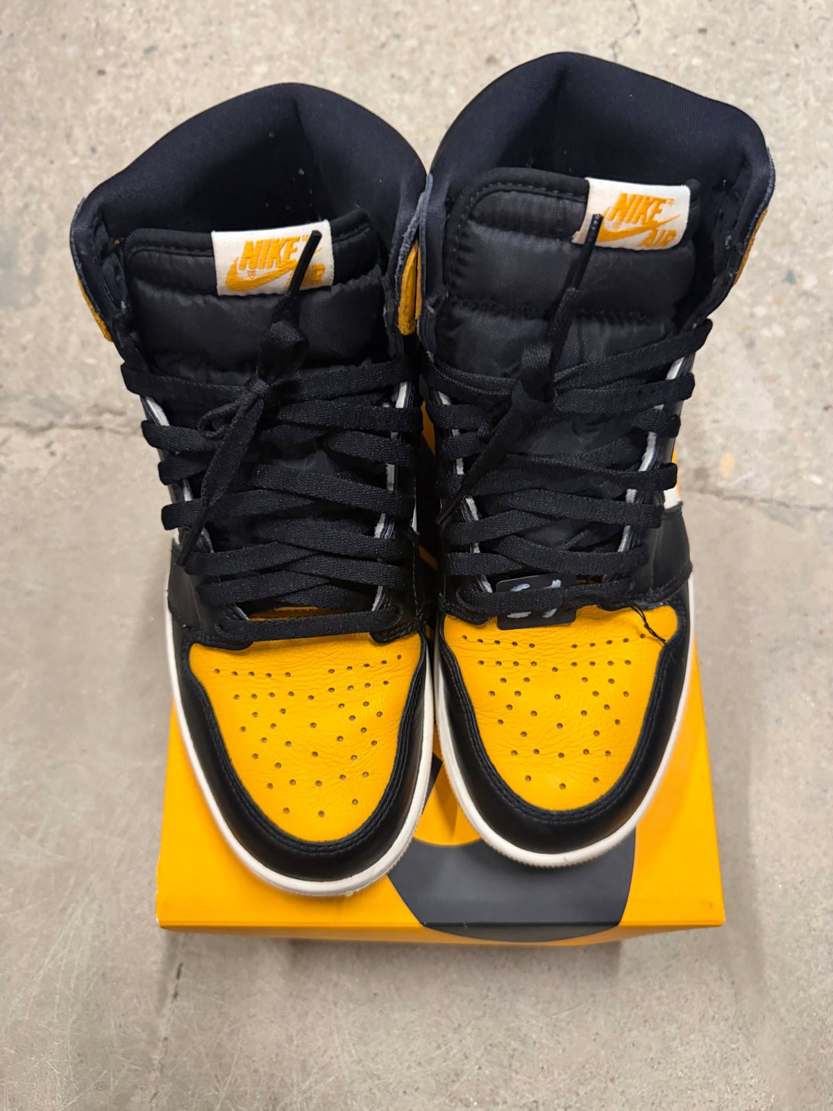 Jordan 1 High Taxi Pre-Owned