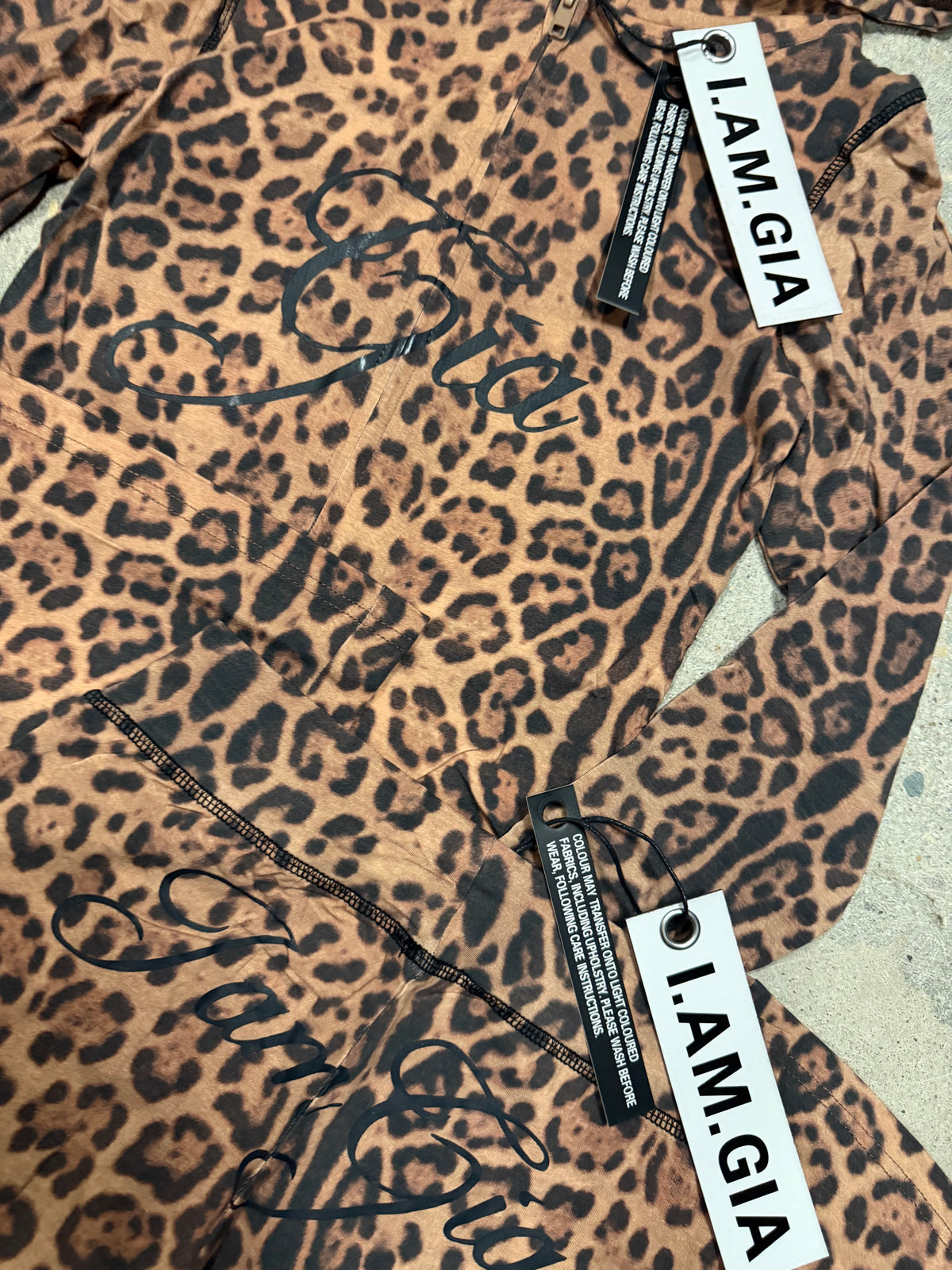 I.AM.GIA Cheetah set with black lettering