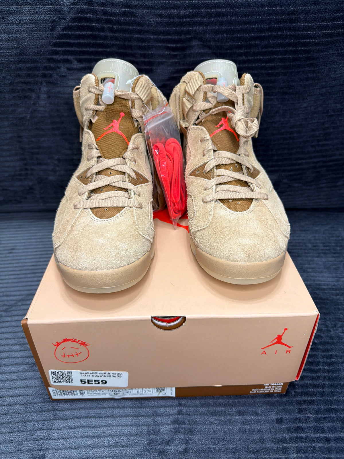 Jordan 6 Retro
Travis Scott British Khaki