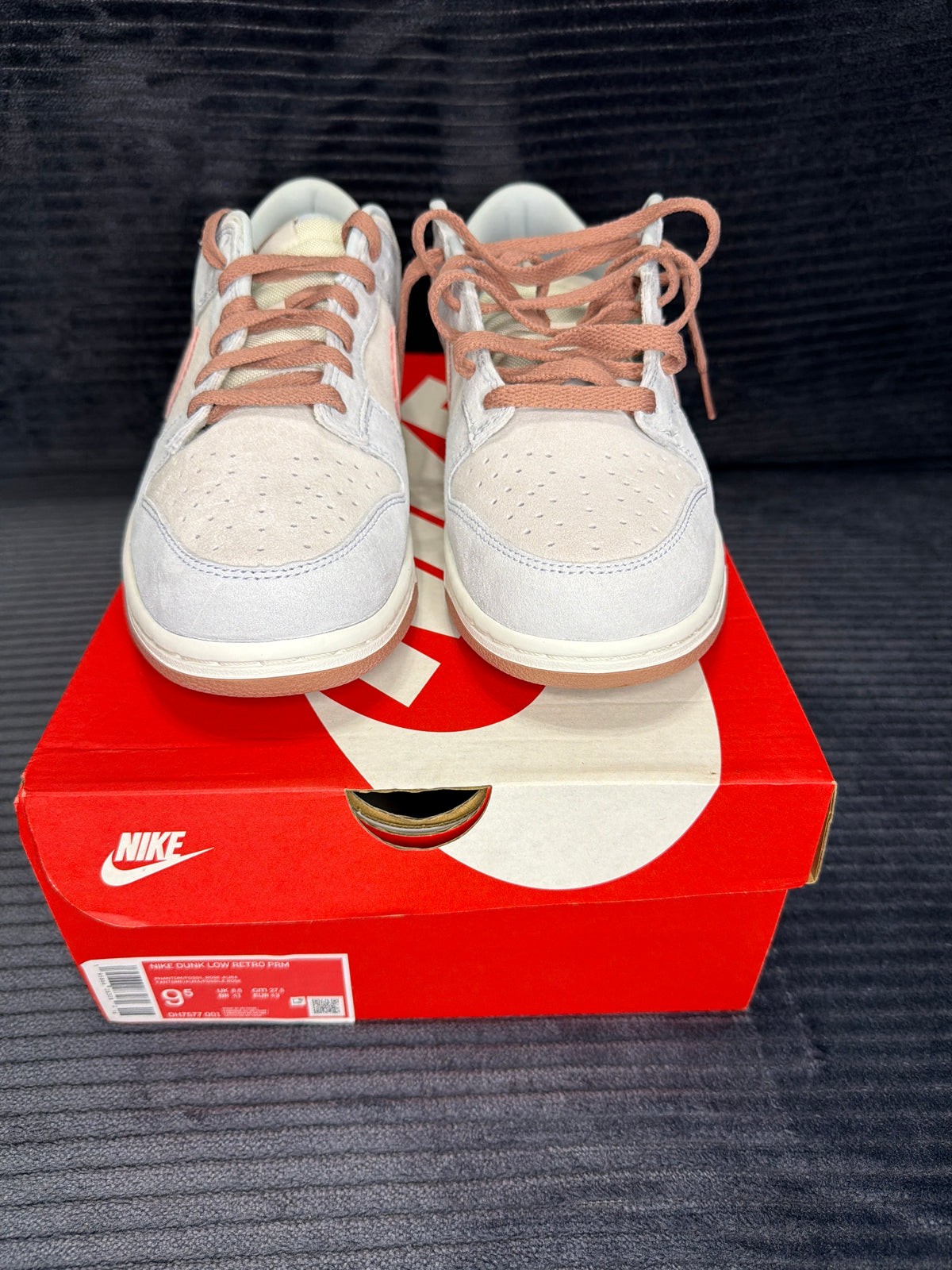 Nike Dunk Low
Fossil Rose brand new