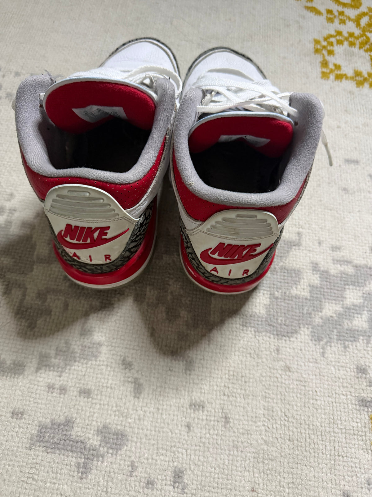 Jordan 3 fire red Pre-Owned