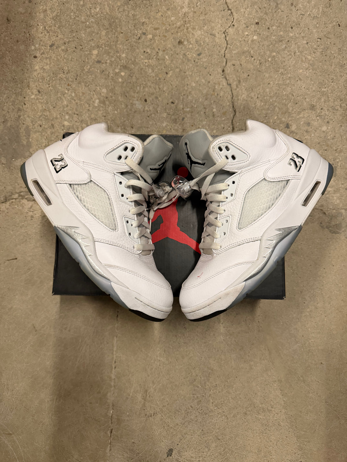 Jordan 5 White Metallic Pre-Owned