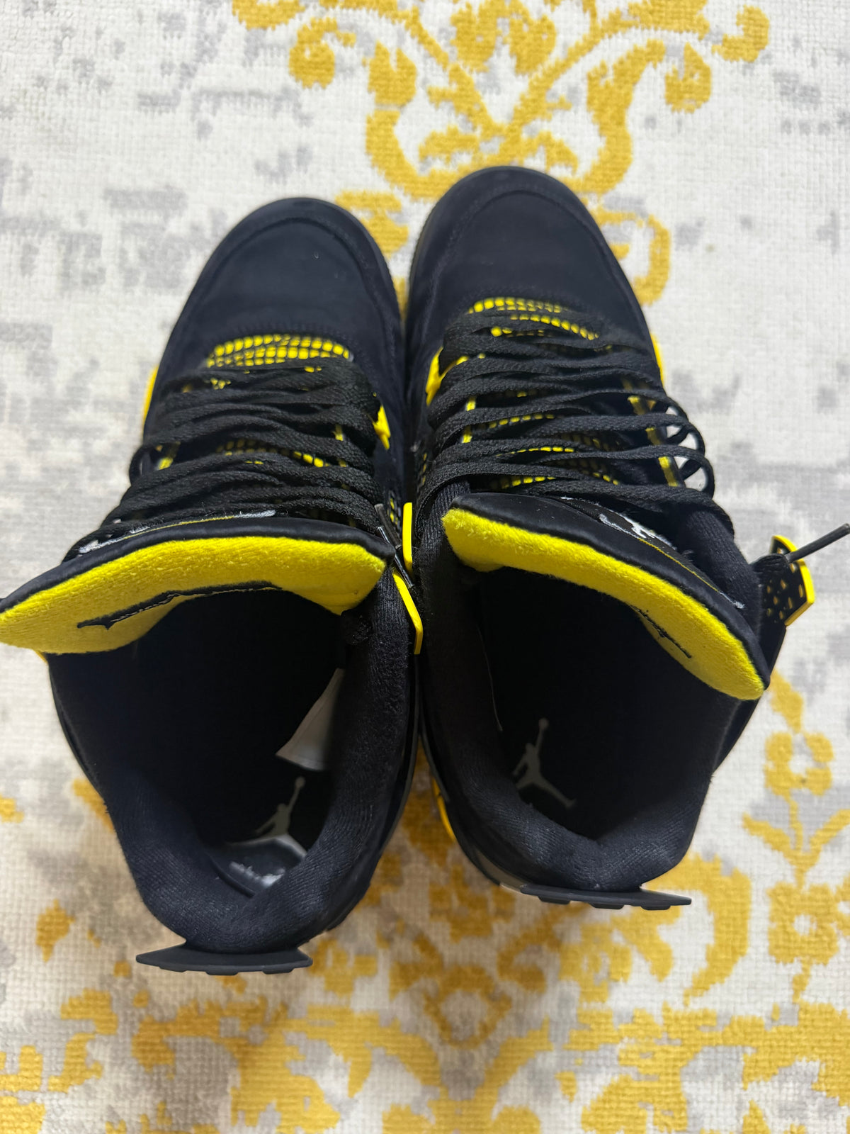 Jordan 4 Thunder
