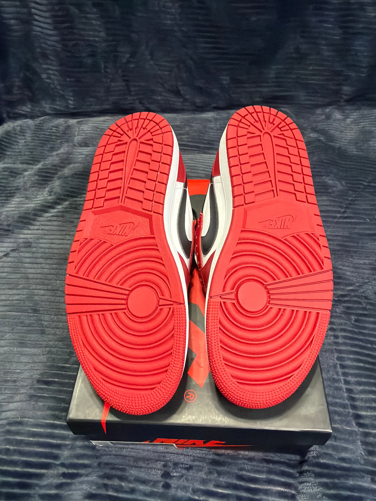 Jordan 1 Retro Low OG
Chicago (2025) brand new