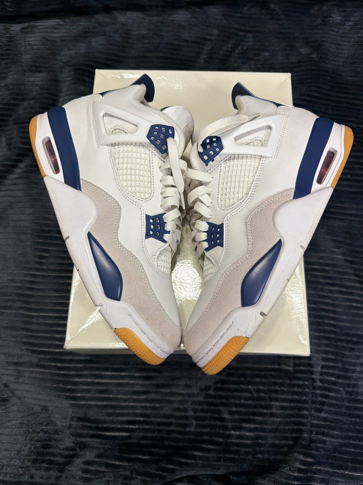 Jordan 4 Retro SB
Navy VNDS
