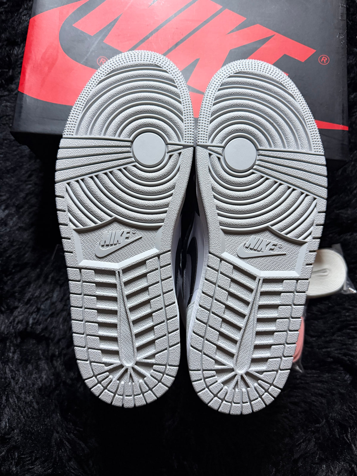 Jordan 1 High “Bleached Coral” Brand New