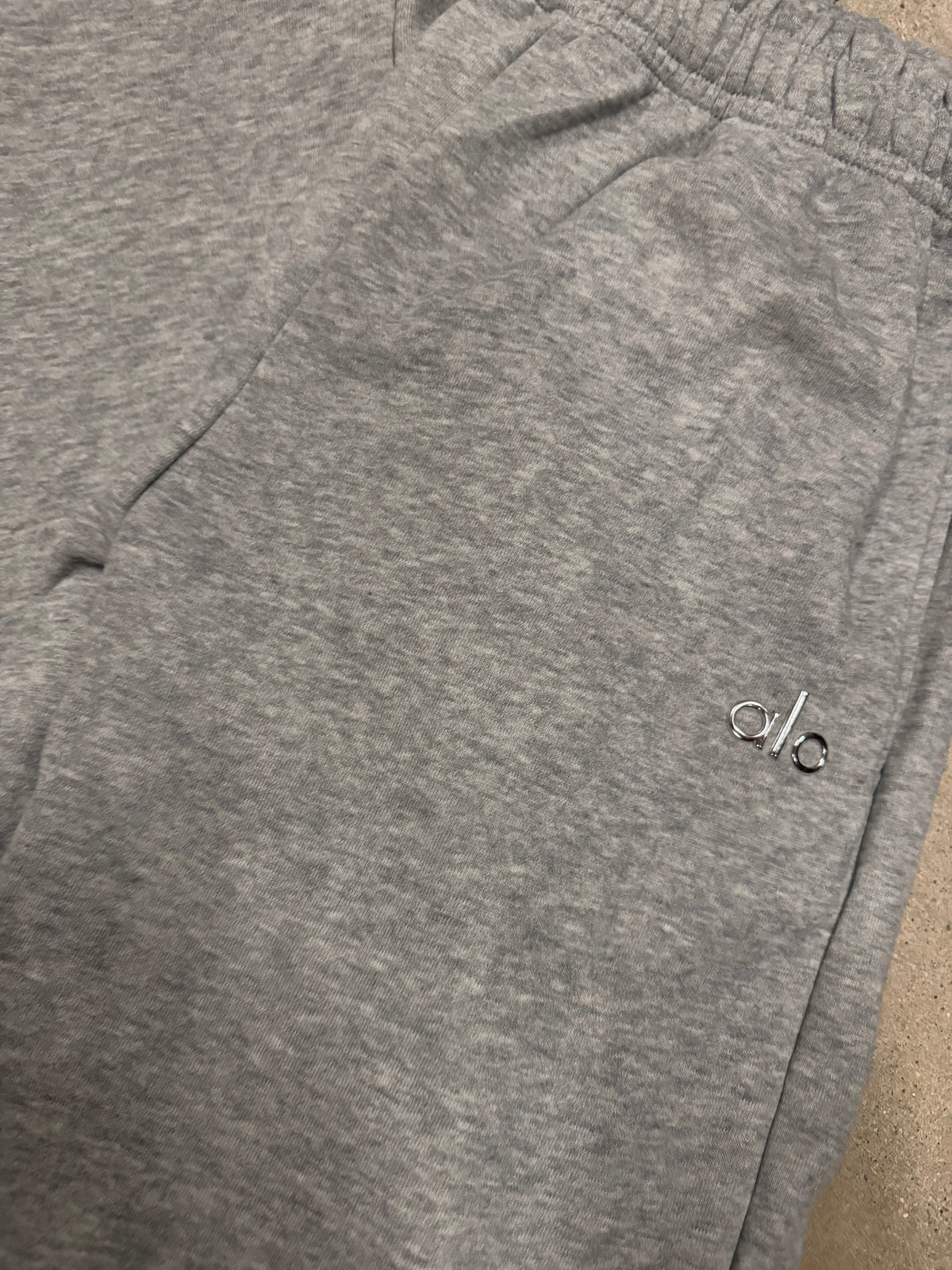 Alo grey uncuffed sweatpants