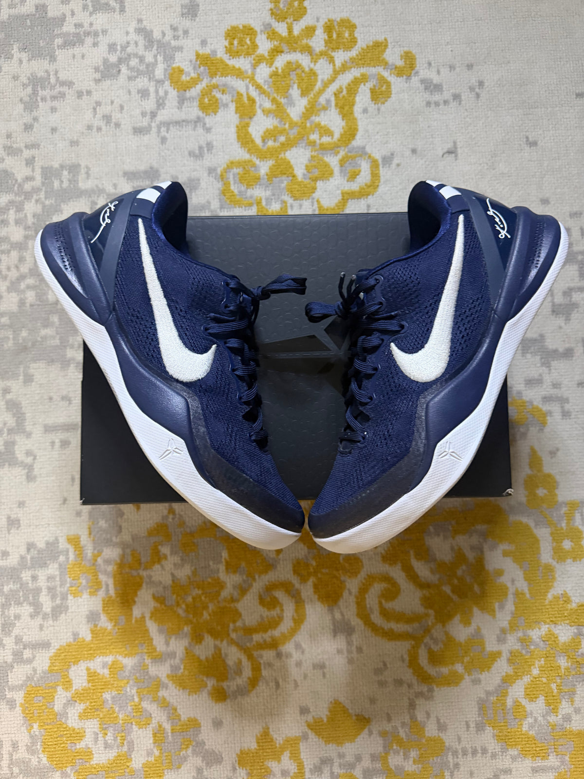 Kobe 8 college Pre-Owned