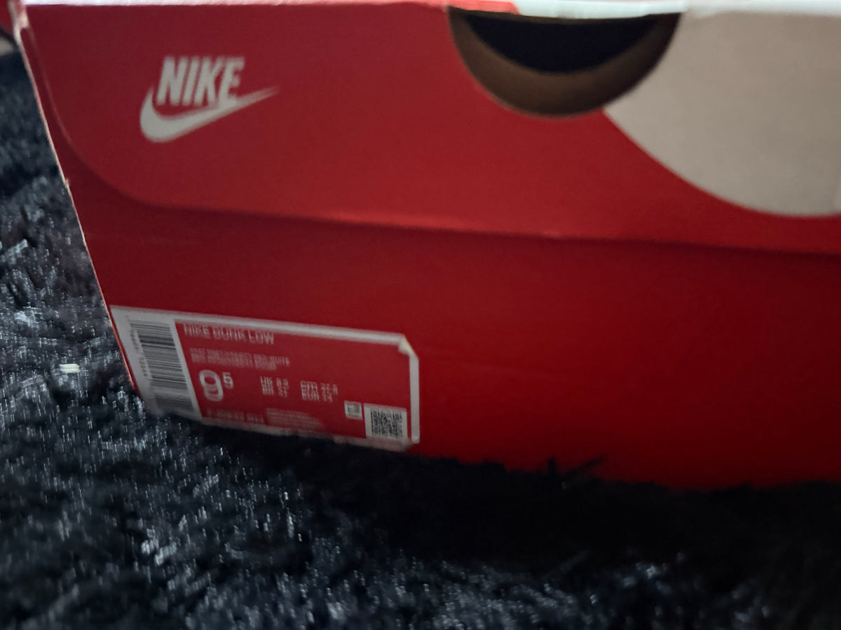 Nike Dunk low “Goldenrod” Brand new
