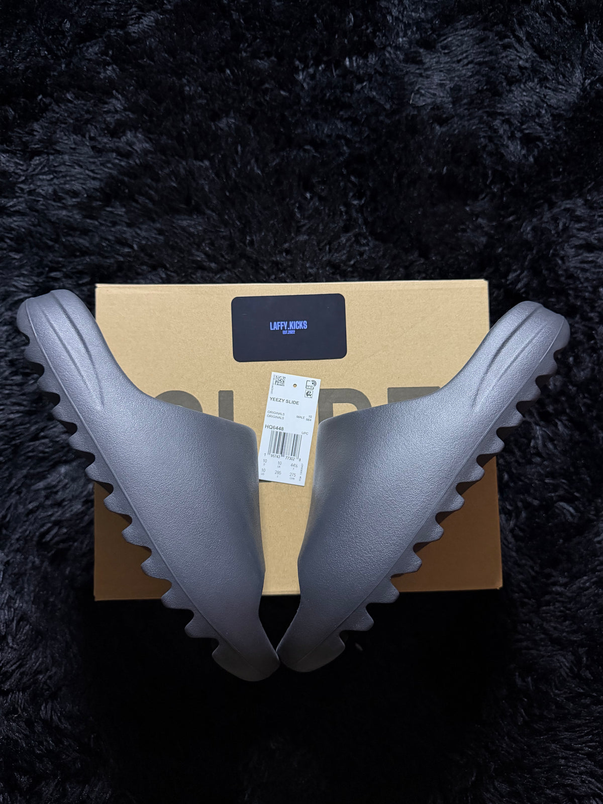 Yeezy Slide “Onyx” Brand new