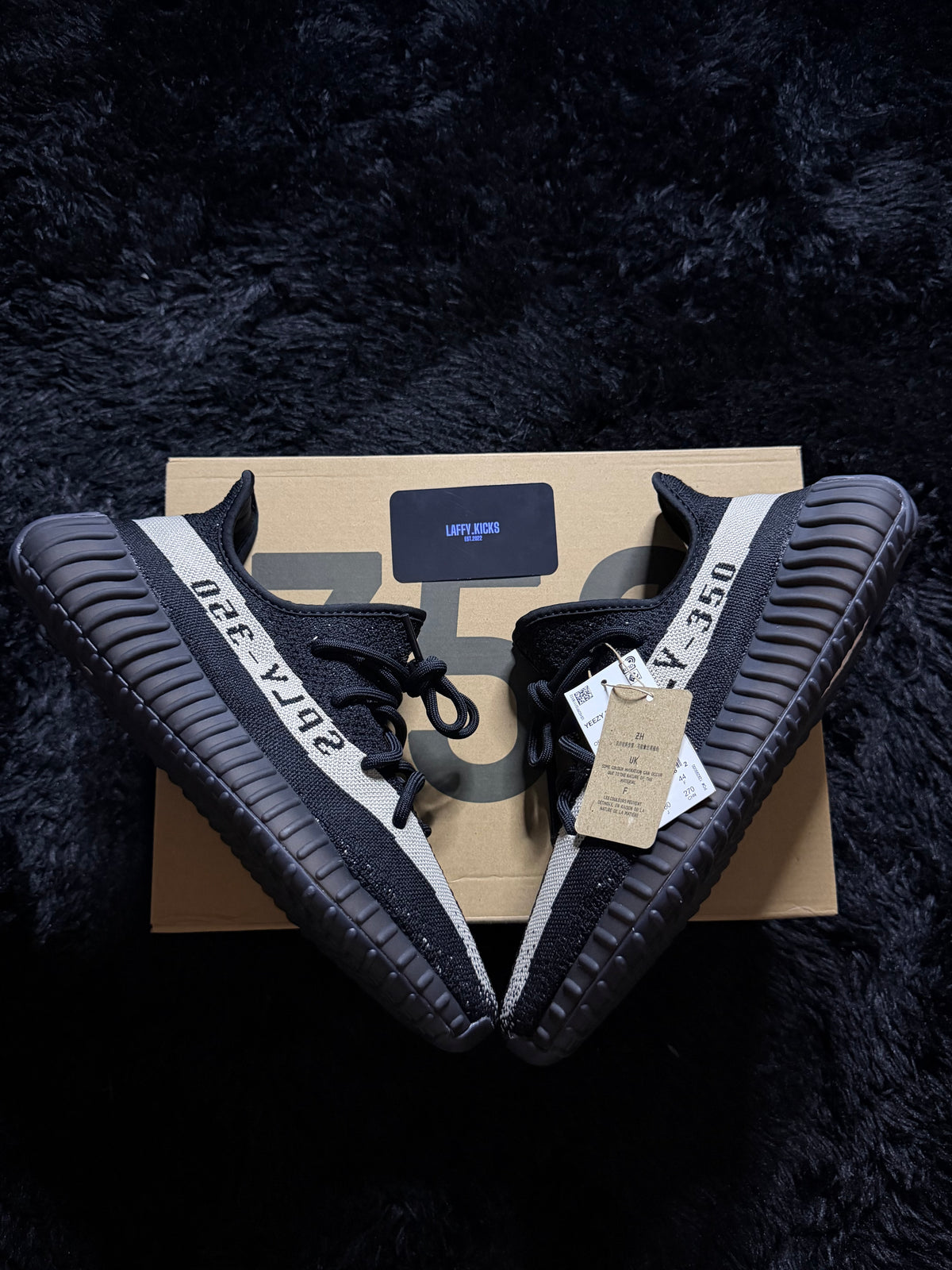 Yeezy 350 “Core Black White” Brand new