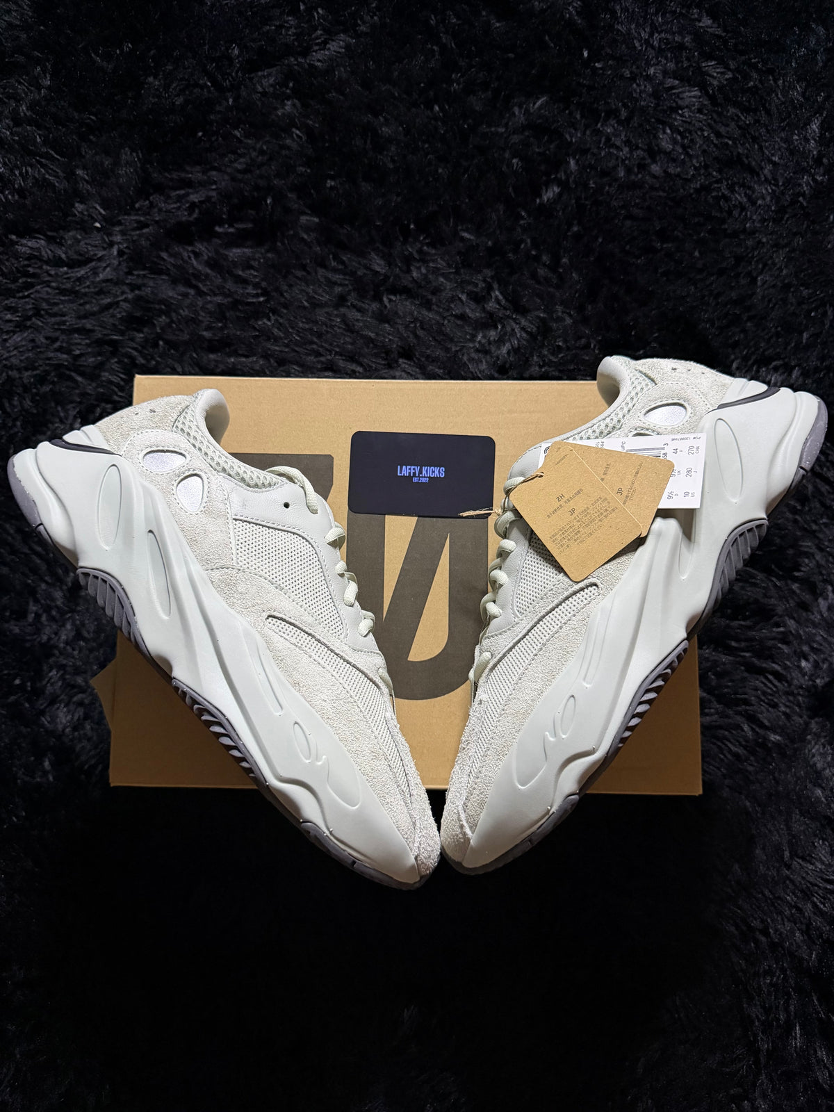 Yeezy 700 “Salt” Brand new