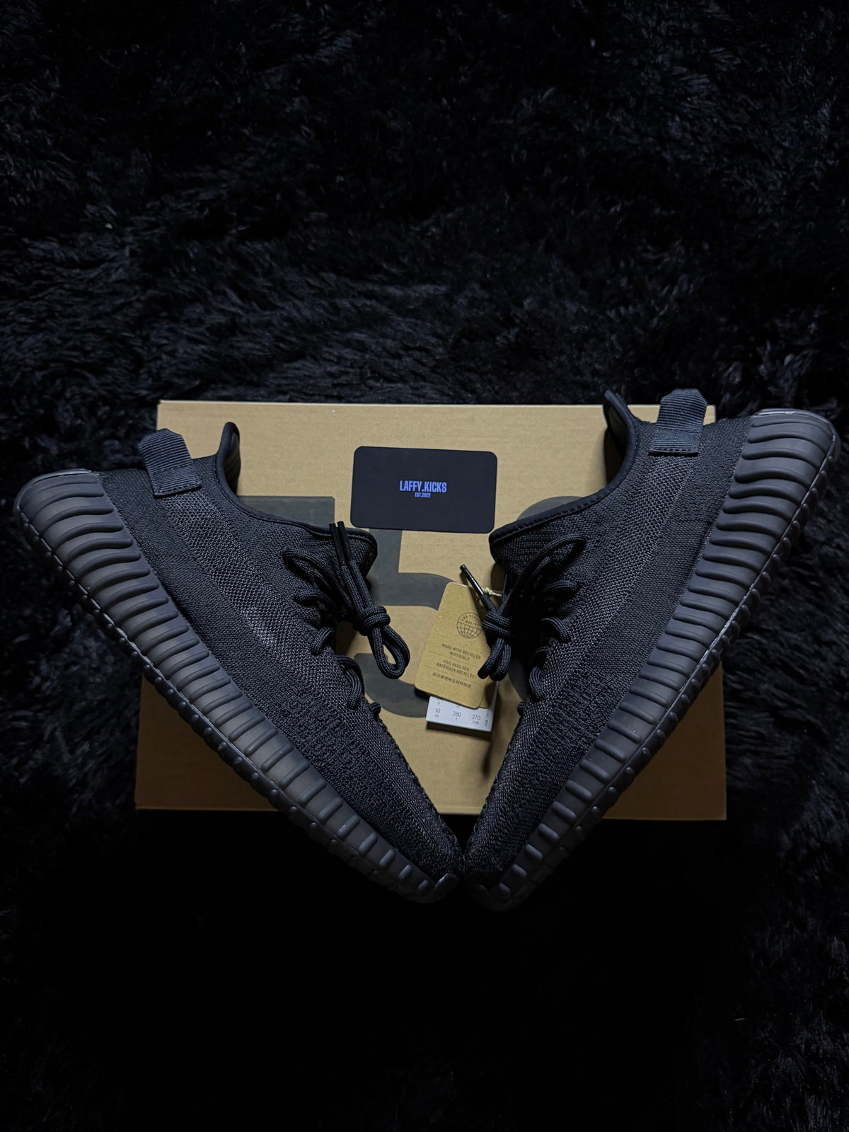 Yeezy 350 “Onyx” Brand new
