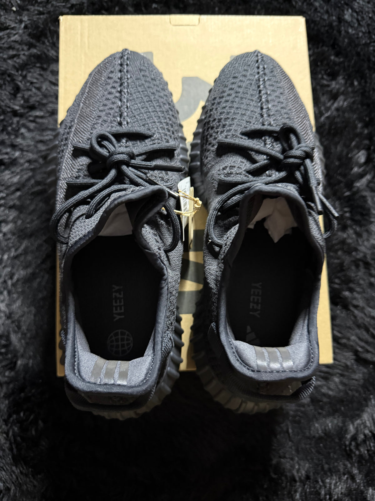 Yeezy 350 “Onyx” Brand new