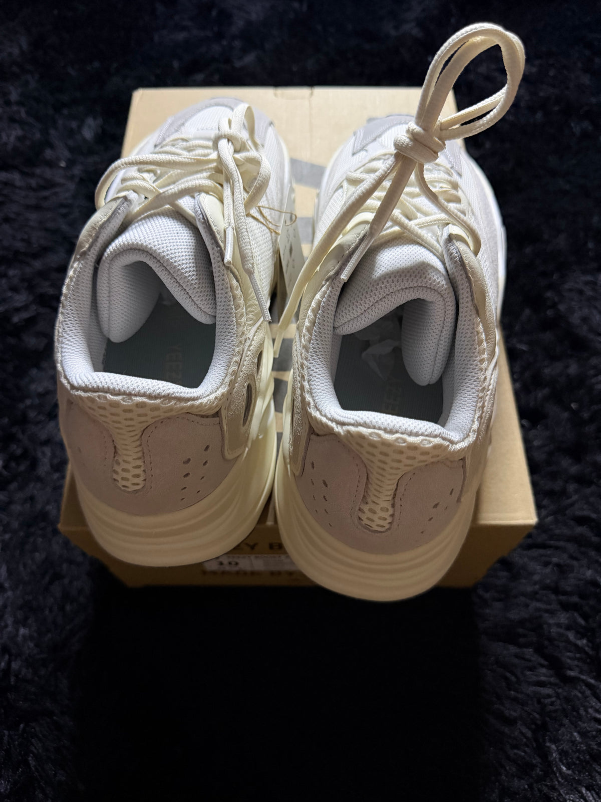 Yeezy 700 “Analog” Brand new