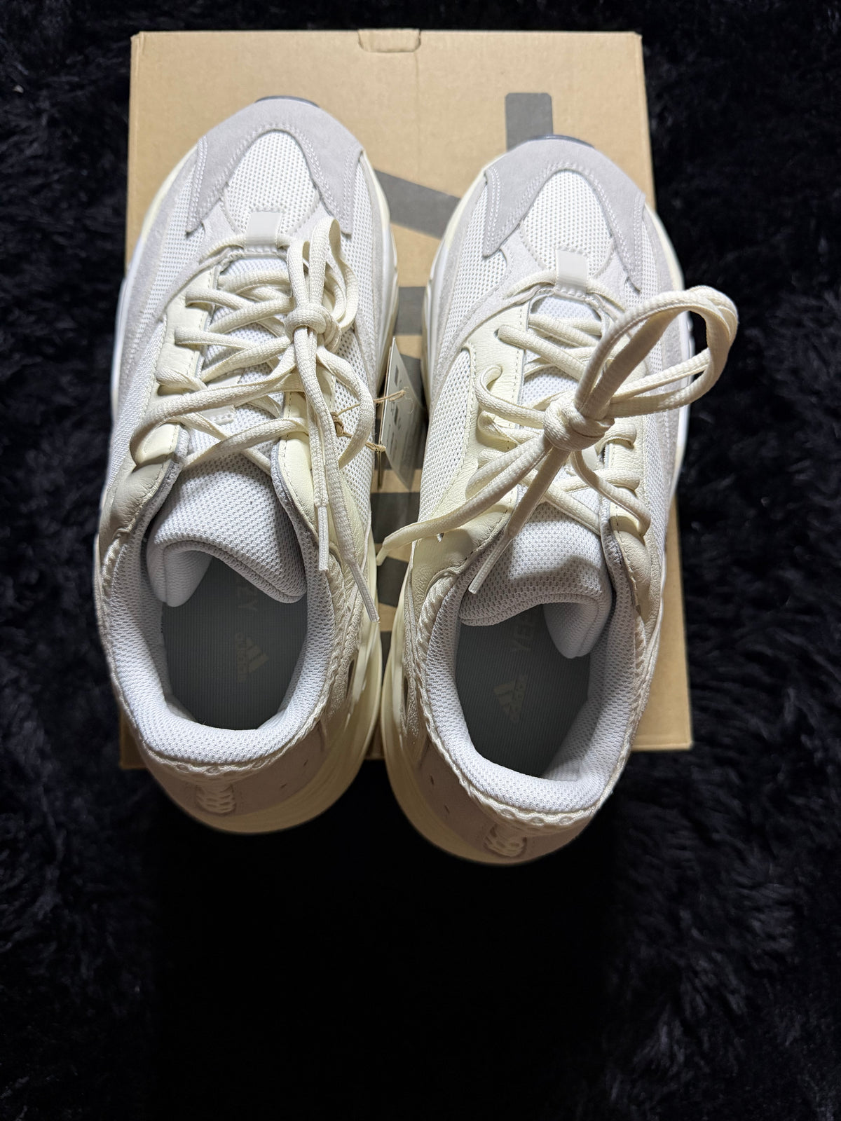 Yeezy 700 “Analog” Brand new