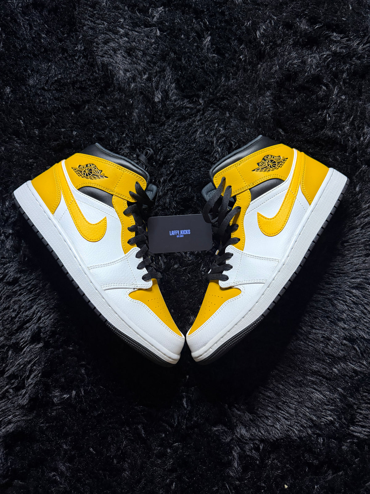 Jordan 1 Mid Yello Brand new