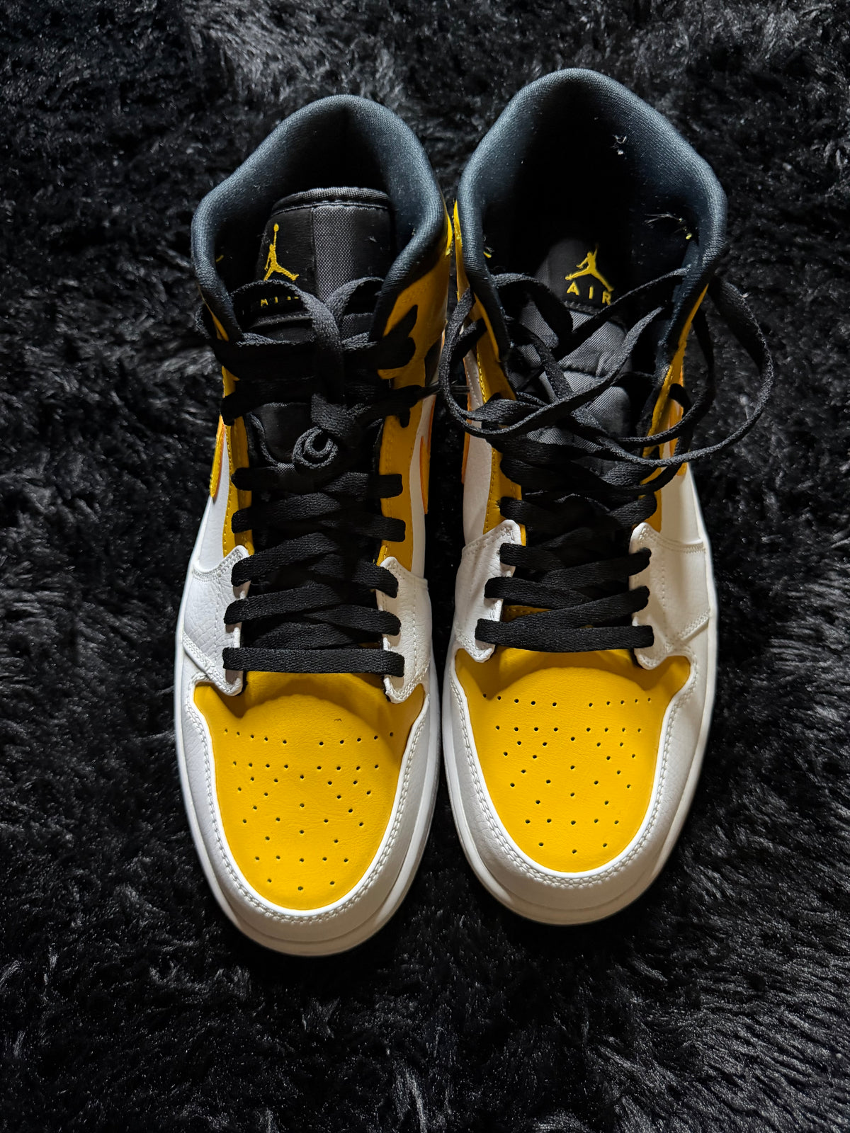 Jordan 1 Mid Yello Brand new